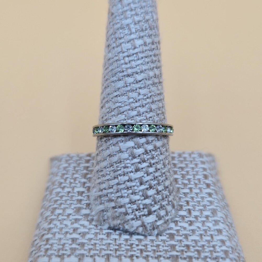Size 8.75 Sterling Silver Channel Green And Clear Crystal Band Ring A4765
